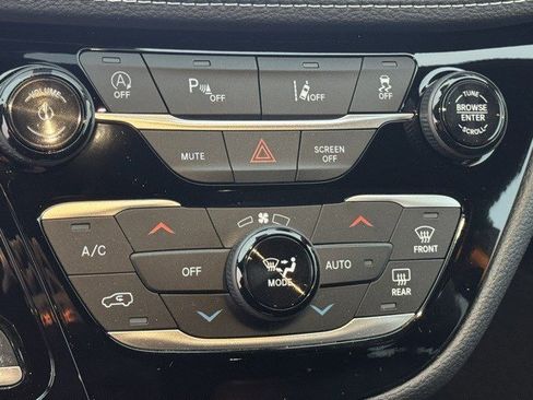 New 2026 Chrysler Pacifica Select image 22