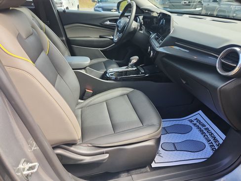 Used 2024 Chevrolet Trax ACTIV w/ Sunroof Package image 47