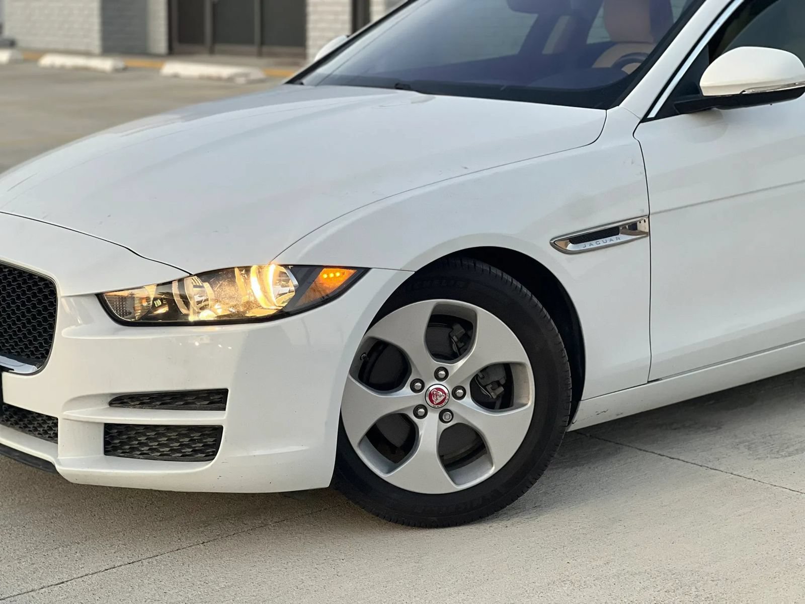 Used 2017 Jaguar XE RWD image 3