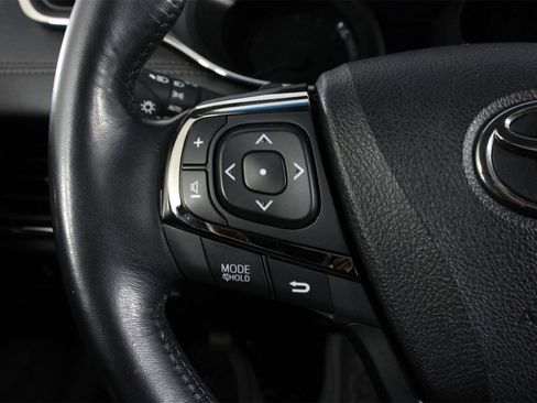 Used 2017 Toyota Avalon Touring image 10