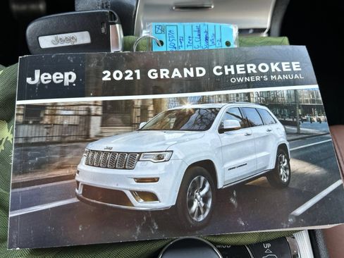 Used 2021 Jeep Grand Cherokee Summit w/ Platinum Series Group AWD/4WD image 18