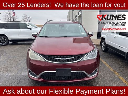 Used 2017 Chrysler Pacifica Limited w/ UConnect Theater Package image 2