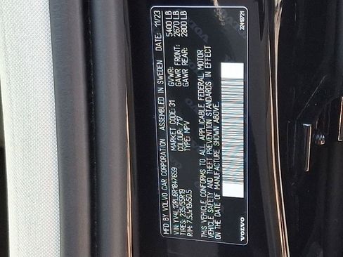 Certified 2024 Volvo XC60 B5 Plus AWD/4WD image 26