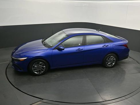 Used 2024 Hyundai Elantra SEL FWD image 46