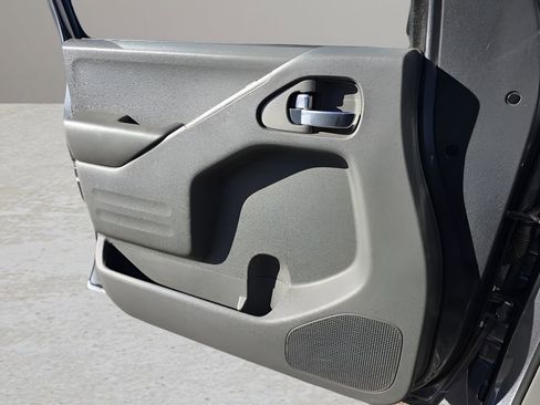 Used 2017 Nissan Frontier SV image 17