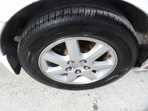 Used 2002 Toyota Avalon XLS image 15