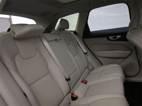 Used 2023 Volvo XC60 B5 Plus w/ Protection Package Premier image 33