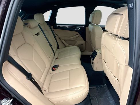 Certified 2026 Porsche Macan AWD/4WD image 23