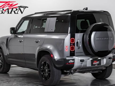 Used 2024 Land Rover Defender 110 S image 3