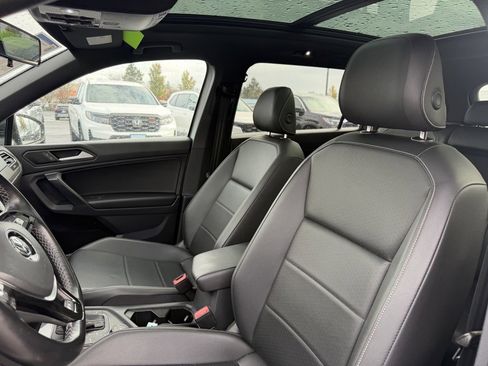 Used 2021 Volkswagen Tiguan SE R-Line image 14