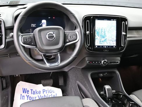 Used 2025 Volvo EX40 Core AWD/4WD image 29