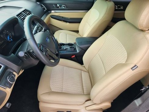 Used 2017 Ford Explorer FWD image 11