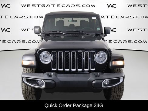 Used 2022 Jeep Gladiator Overland AWD/4WD image 2