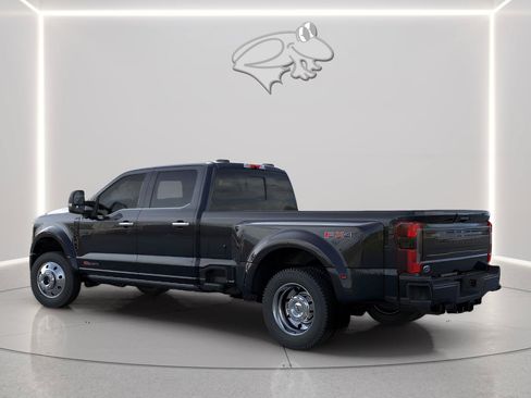 New 2026 Ford F450 Platinum w/ FX4 Off-Road Package AWD/4WD image 4