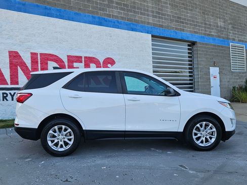 Used 2020 Chevrolet Equinox LS w/ LS Convenience Package FWD image 8