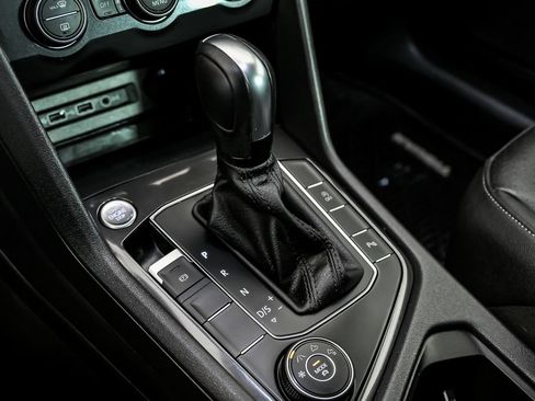Certified 2020 Volkswagen Tiguan SE AWD/4WD image 22
