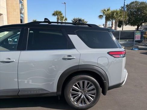 Used 2023 Nissan Pathfinder SL w/ SL Premium Package image 8
