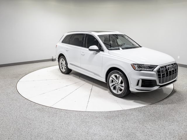 Used 2023 Audi Q7 3.0T Premium Plus w/ Premium Plus Package AWD/4WD image 30