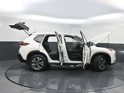 Used 2023 Nissan Rogue SV FWD image 33