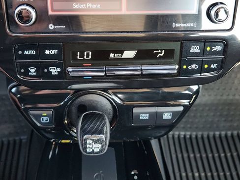 Certified 2022 Toyota Prius XLE AWD/4WD image 22