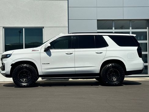 Used 2023 Chevrolet Tahoe Z71 w/ Luxury Package AWD/4WD image 7