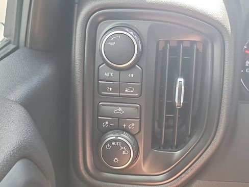 Used 2022 Chevrolet Silverado 1500 Custom AWD/4WD image 21