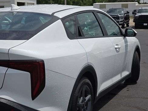 Used 2025 Kia K4 FWD image 53