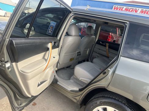 Used 2010 Toyota Highlander Limited image 46