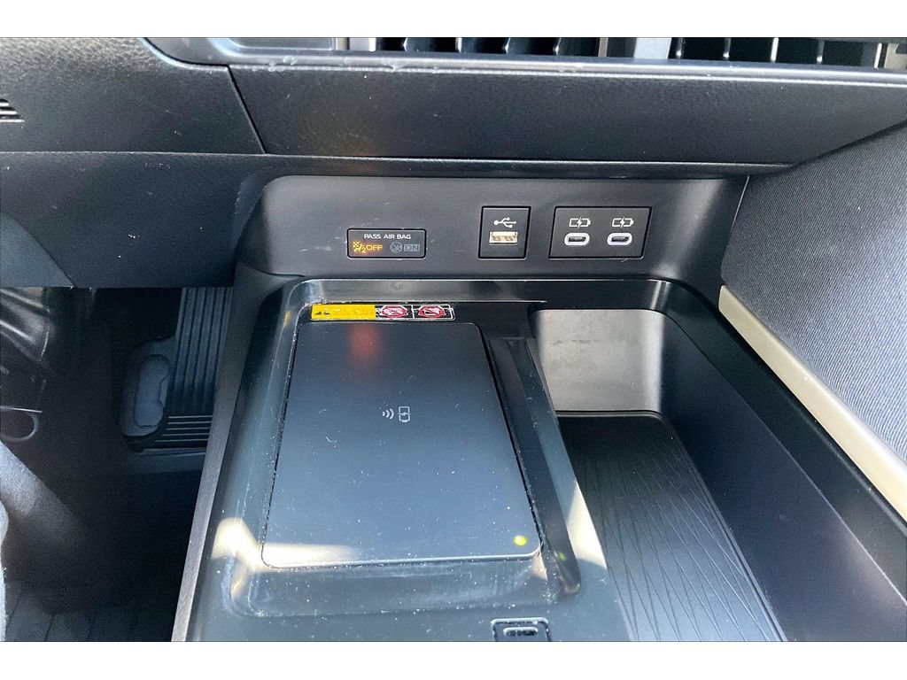 Used 2025 Toyota Camry LE w/ Convenience Package AWD/4WD image 31