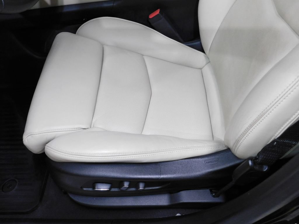 Used 2017 Cadillac XT5 FWD image 26