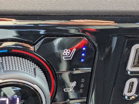 Used 2025 Chevrolet Silverado 1500 LTZ w/ Technology Package image 23