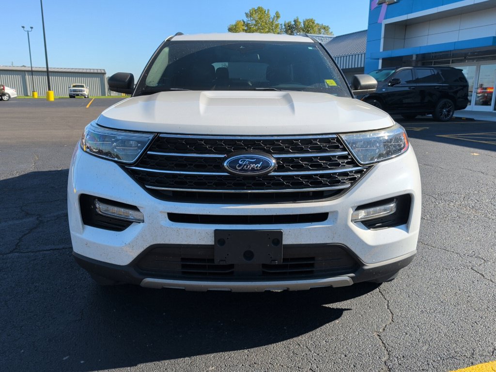 Used 2020 Ford Explorer XLT w/ Equipment Group 202A AWD/4WD image 2