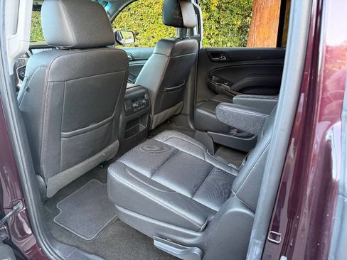 Used 2017 GMC Yukon XL SLT w/ Open Road Package AWD/4WD image 18