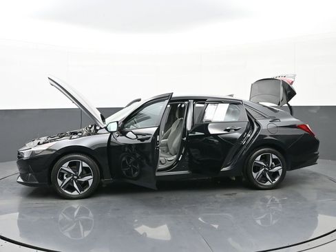 Used 2023 Hyundai Elantra SEL w/ Convenience Package image 49