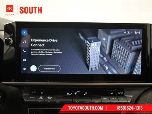 Used 2025 Toyota Camry XLE image 13