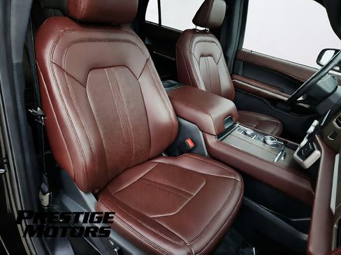 Used 2024 Ford Expedition Limited AWD/4WD image 22