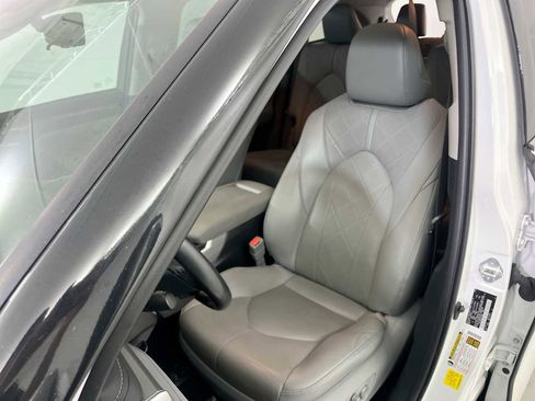 Used 2020 Toyota Highlander Platinum AWD/4WD image 19