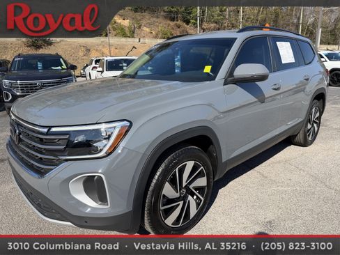 Certified 2025 Volkswagen Atlas SE image 1