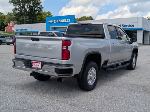 Used 2022 Chevrolet Silverado 2500 LTZ w/ Z71 Off-Road Package AWD/4WD image 3