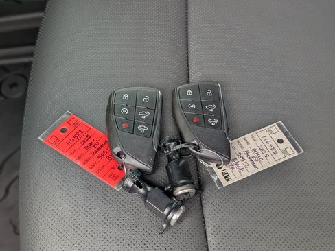 Used 2025 GMC Hummer EV 2X AWD/4WD image 38