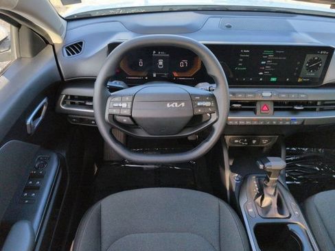Used 2025 Kia K4 FWD image 14