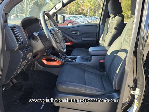 Used 2022 Nissan Frontier Pro-X image 3