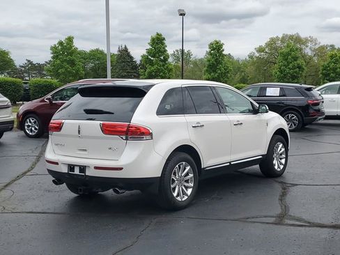 Used 2015 Lincoln MKX FWD w/ Equipment Group 101A image 4