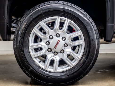 Used 2023 GMC Sierra 2500 SLT AWD/4WD image 39