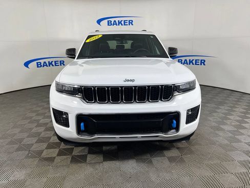 Used 2022 Jeep Grand Cherokee Overland w/ Luxury Tech Group IV AWD/4WD image 9