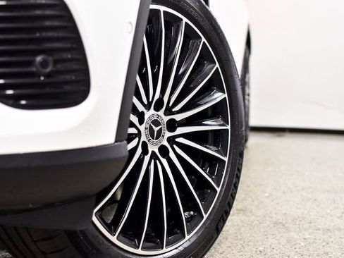 New 2026 Mercedes-Benz GLC 300 4MATIC image 9