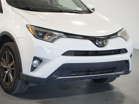 Used 2018 Toyota RAV4 XLE image 4