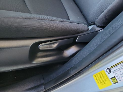 Certified 2025 Toyota Corolla Cross LE w/ Moonroof Package image 14