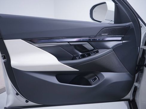 New 2026 BMW 530i image 12