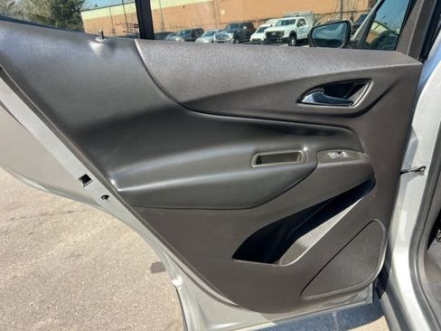 Used 2020 Chevrolet Equinox LT image 16